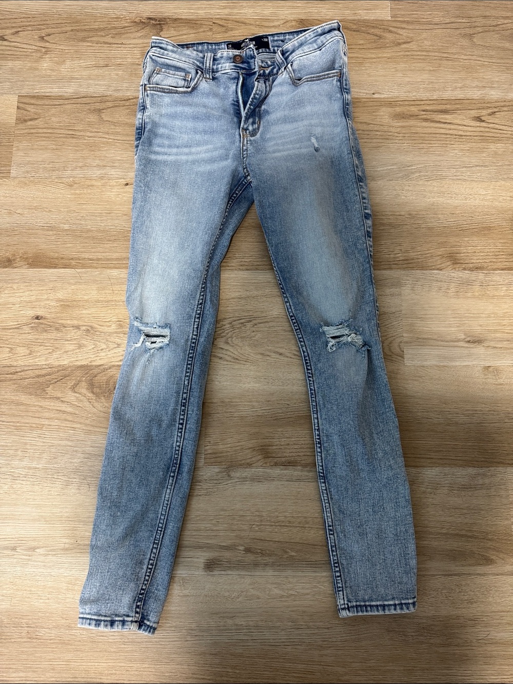 Hollister Light Blue High-Rise Super Skinny Jeans size 2r (26r)